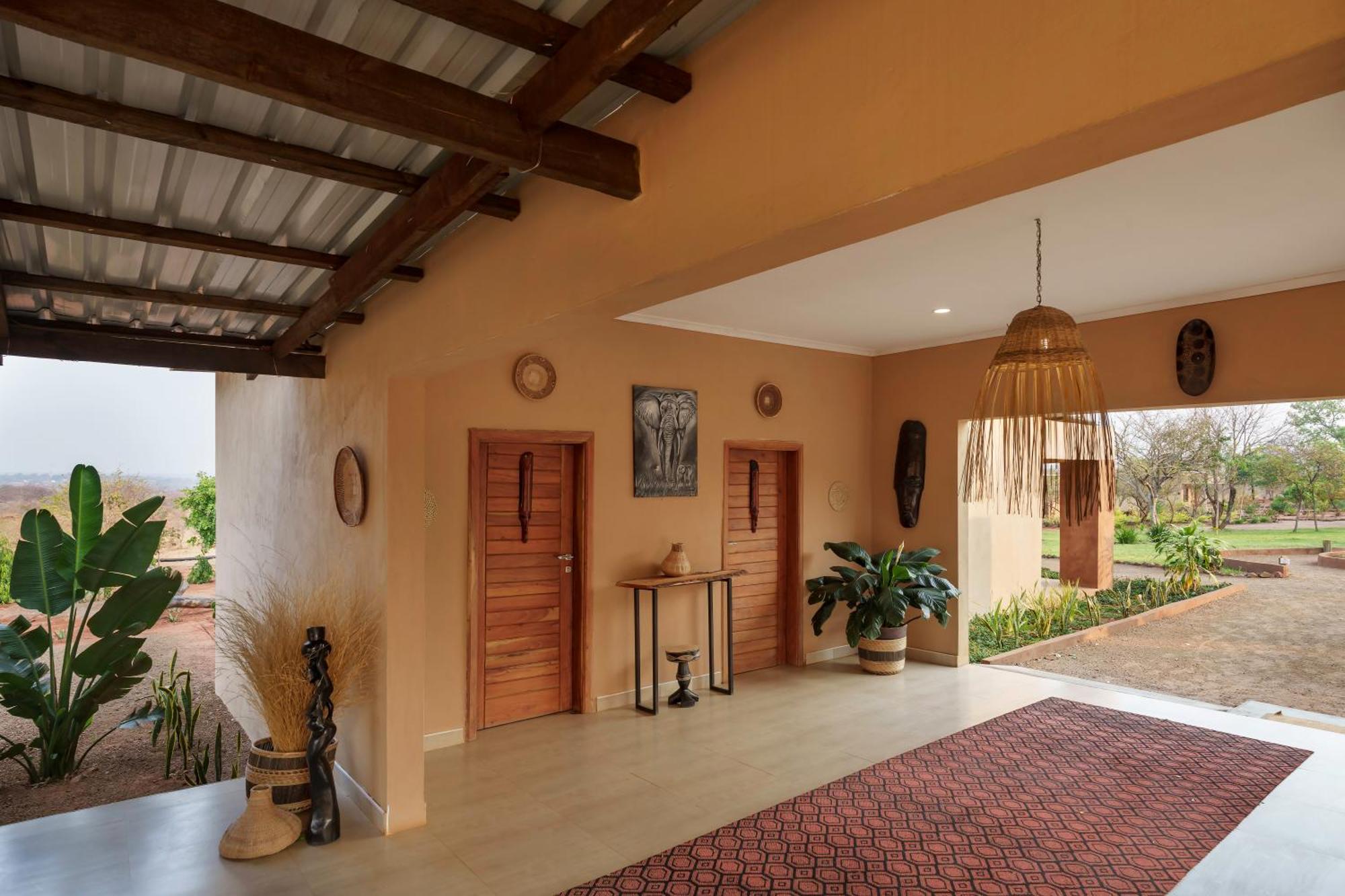 The Nkhosi Livingstone Lodge And Spa Экстерьер фото