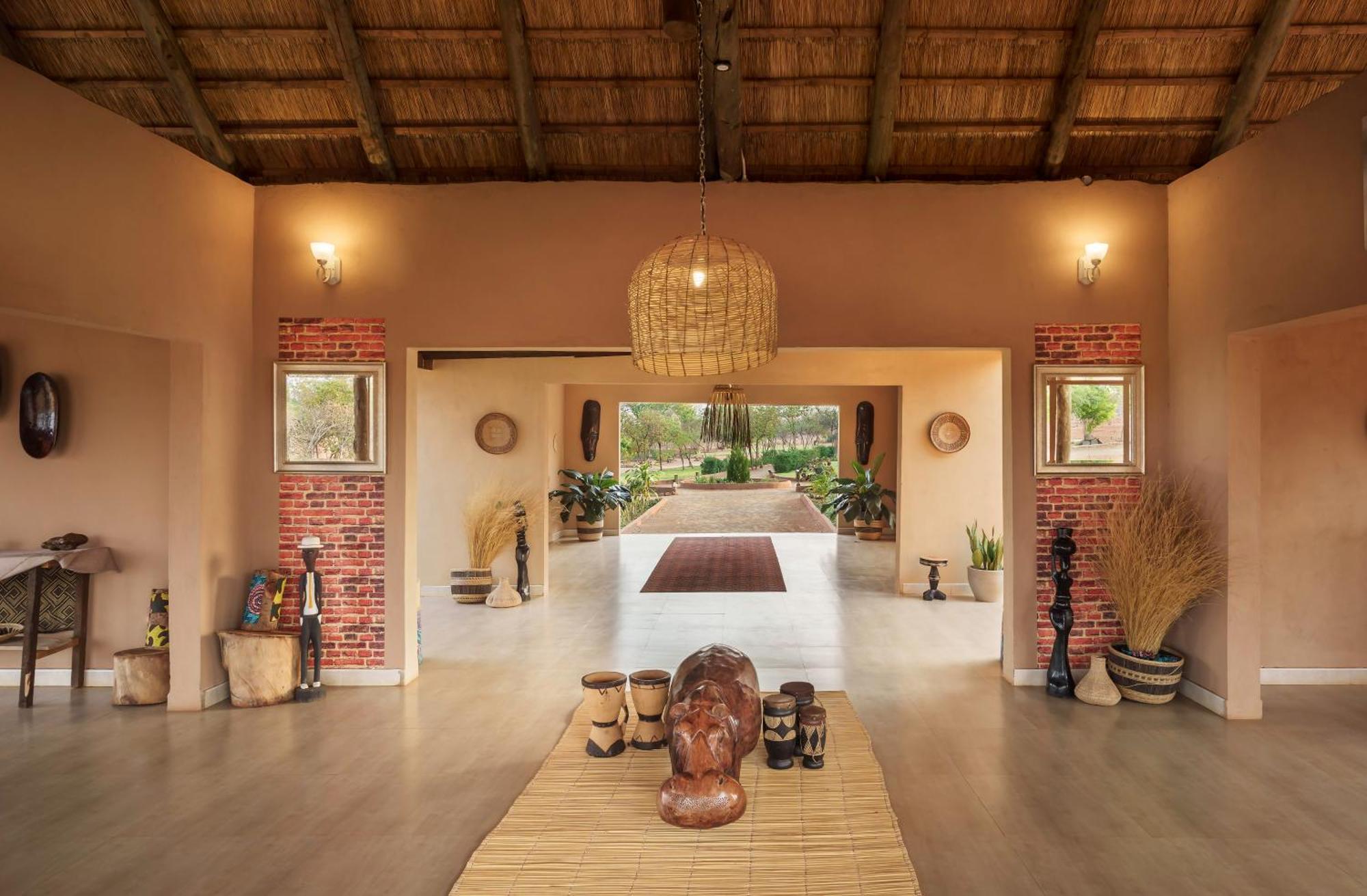 The Nkhosi Livingstone Lodge And Spa Экстерьер фото