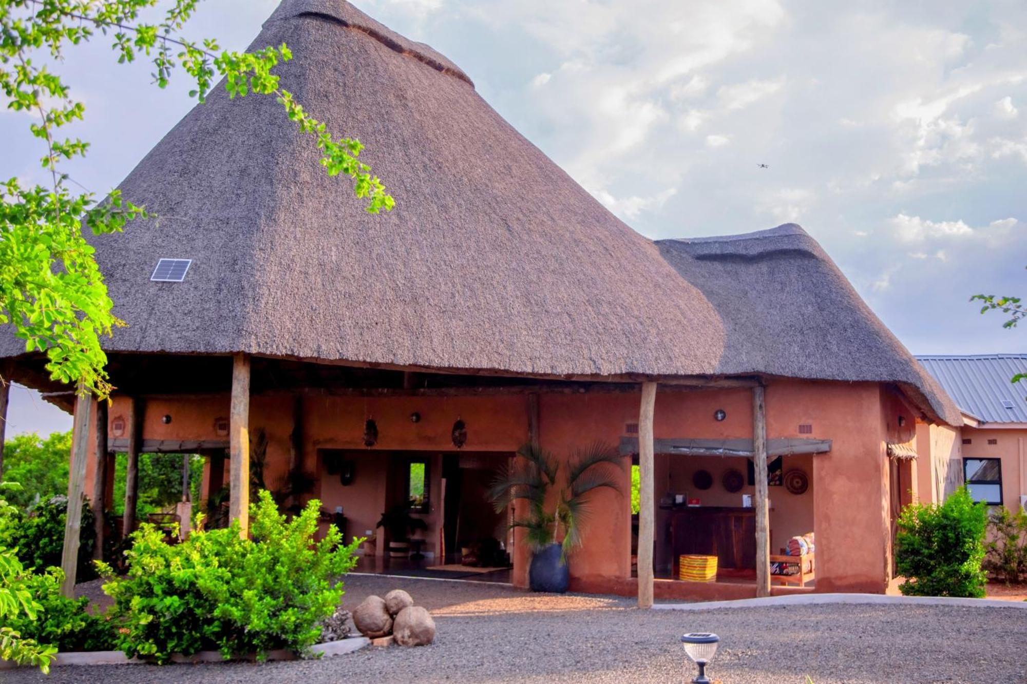 The Nkhosi Livingstone Lodge And Spa Экстерьер фото